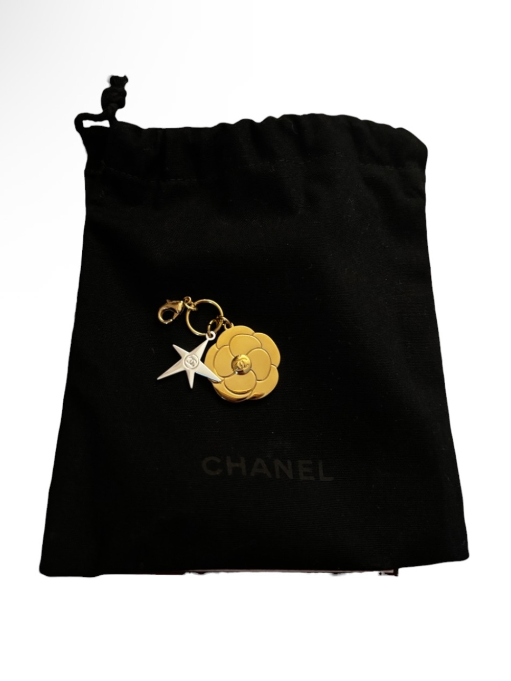 Chanel Charm & Dustbag - Beauty new